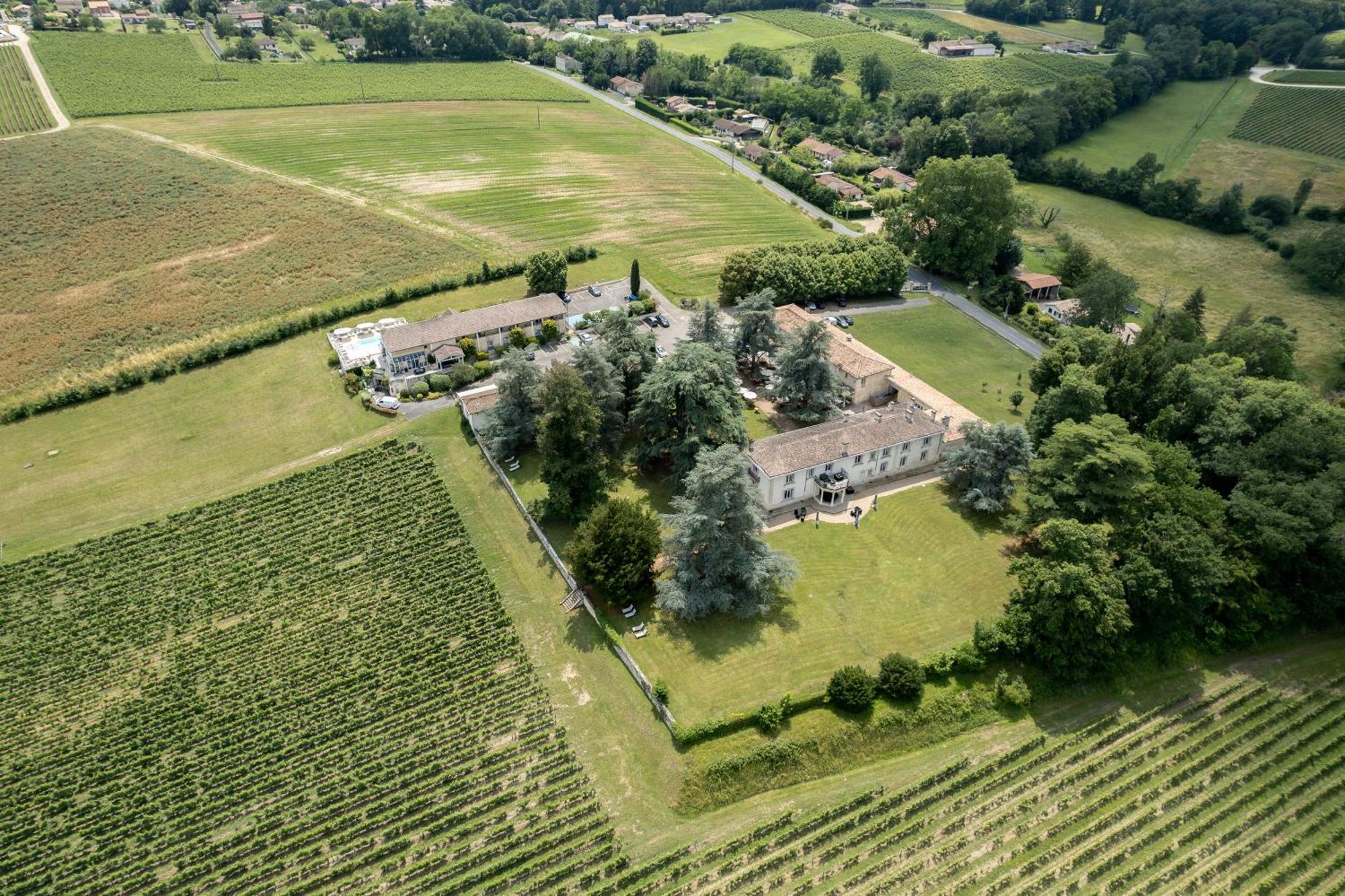 Pey La Tour - Logis Hotels & Restaurant Salleboeuf Esterno foto