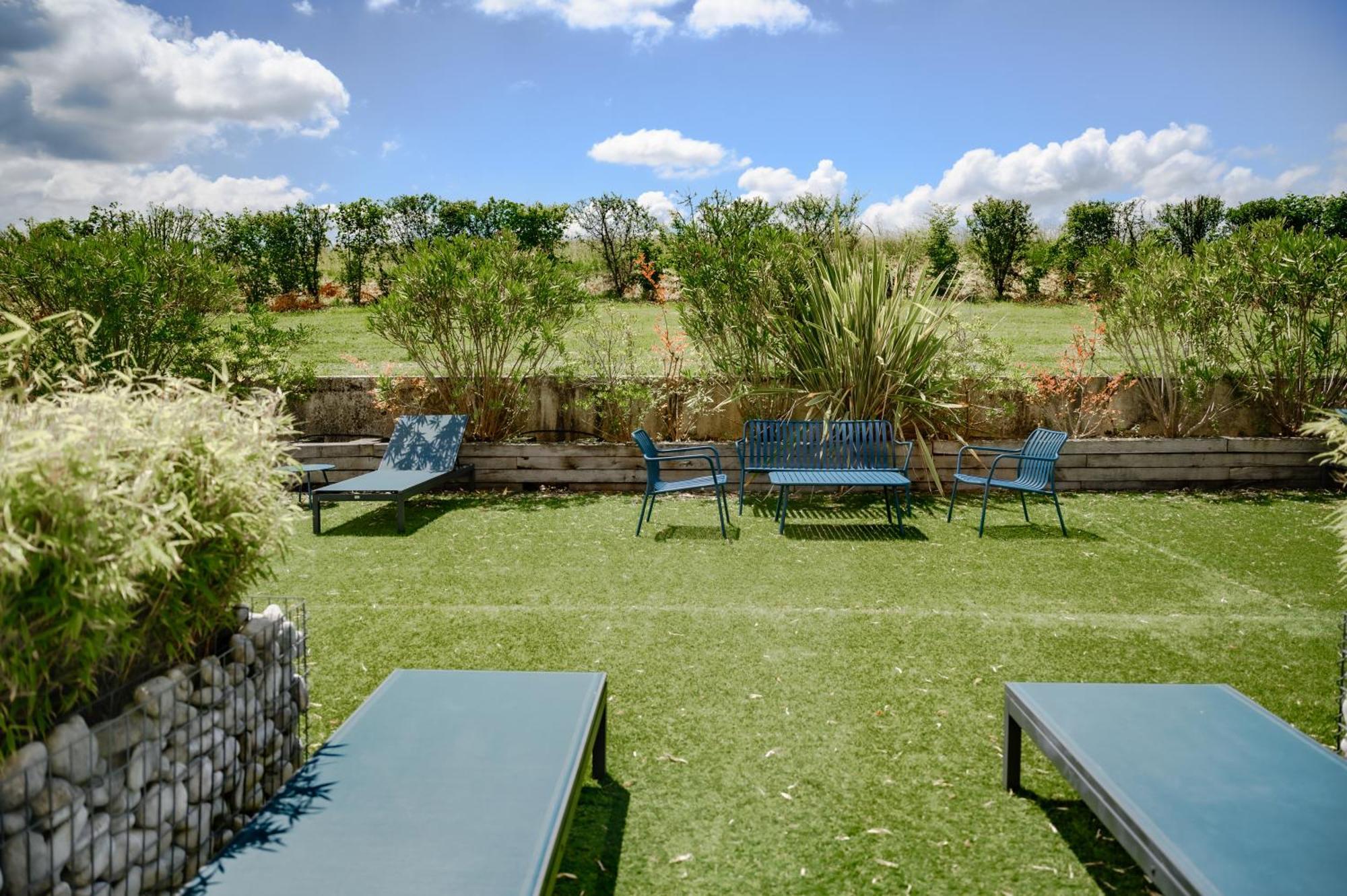 Pey La Tour - Logis Hotels & Restaurant Salleboeuf Esterno foto