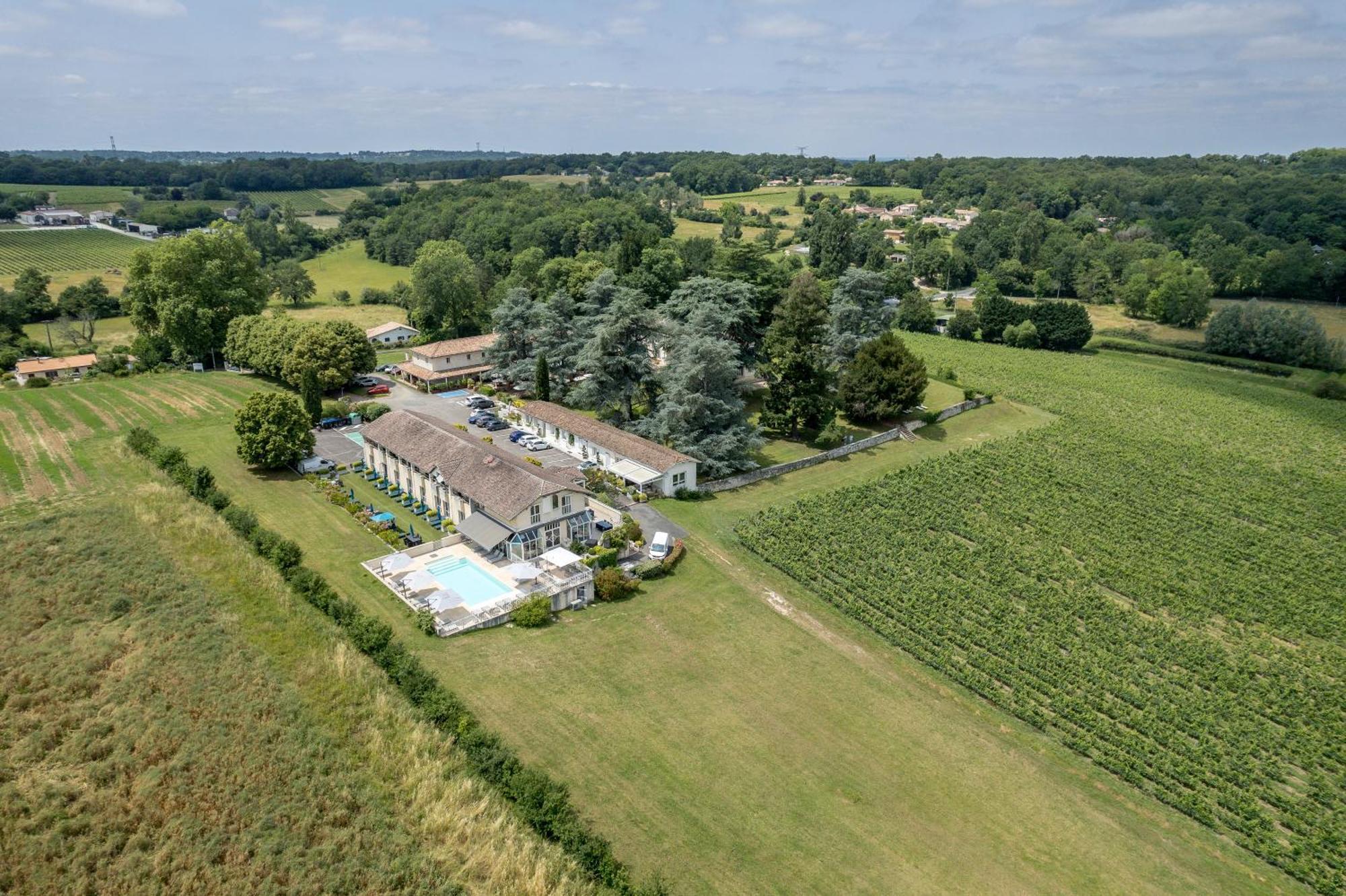 Pey La Tour - Logis Hotels & Restaurant Salleboeuf Esterno foto