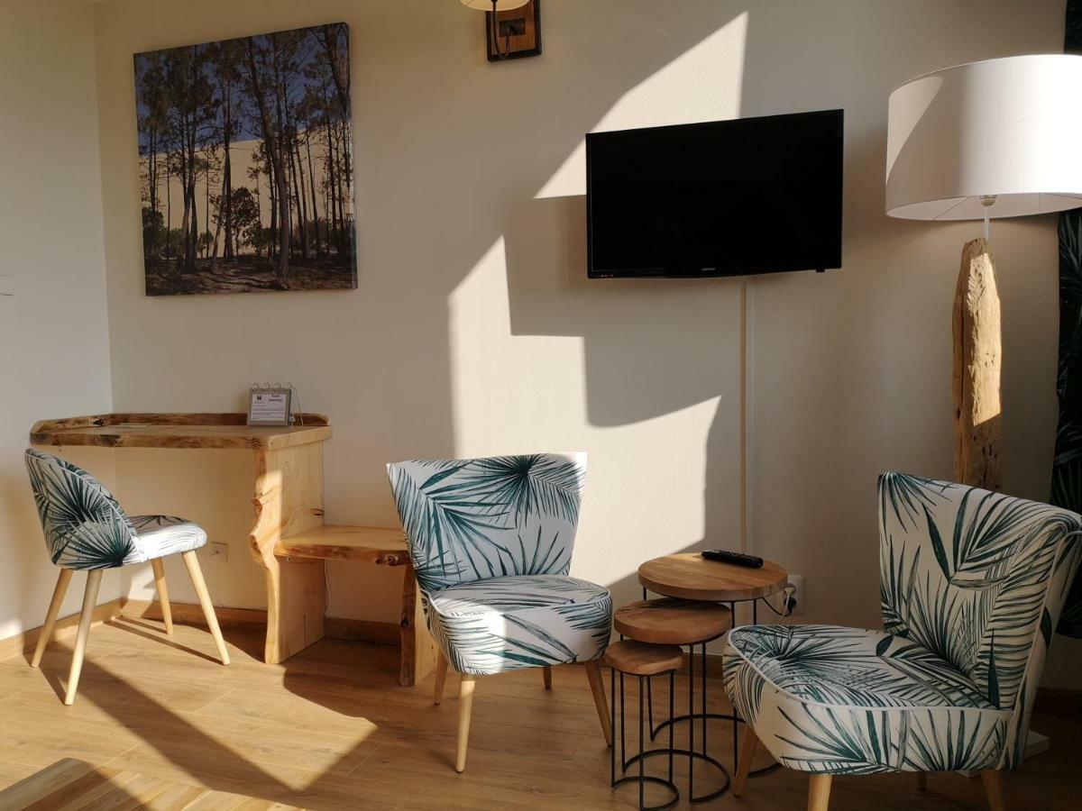 Pey La Tour - Logis Hotels & Restaurant Salleboeuf Esterno foto